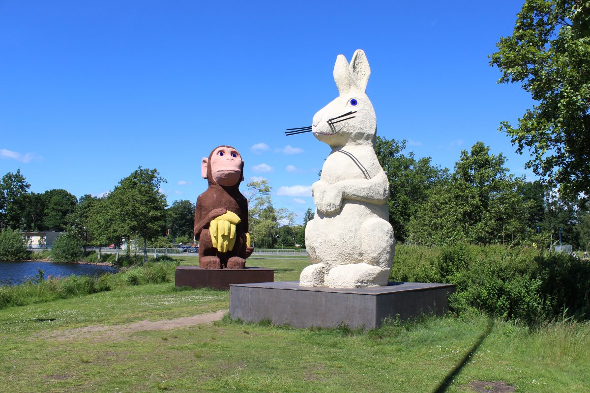 Kaninen och apan i Osby kommun.